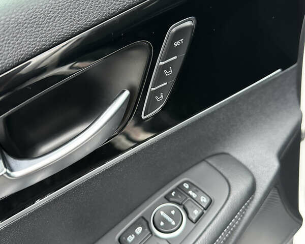 Білий Кіа Соренто, об'ємом двигуна 2.2 л та пробігом 156 тис. км за 28500 $, фото 23 на Automoto.ua