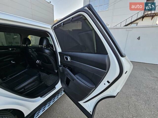 Белый Киа Соренто, объемом двигателя 2.15 л и пробегом 89 тыс. км за 39000 $, фото 10 на Automoto.ua