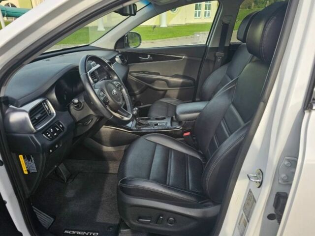 Білий Кіа Соренто, об'ємом двигуна 0 л та пробігом 102 тис. км за 15400 $, фото 8 на Automoto.ua