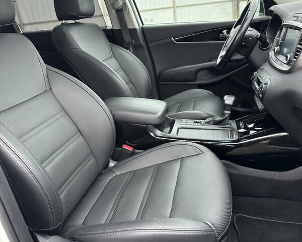 Білий Кіа Соренто, об'ємом двигуна 2.2 л та пробігом 156 тис. км за 28500 $, фото 24 на Automoto.ua