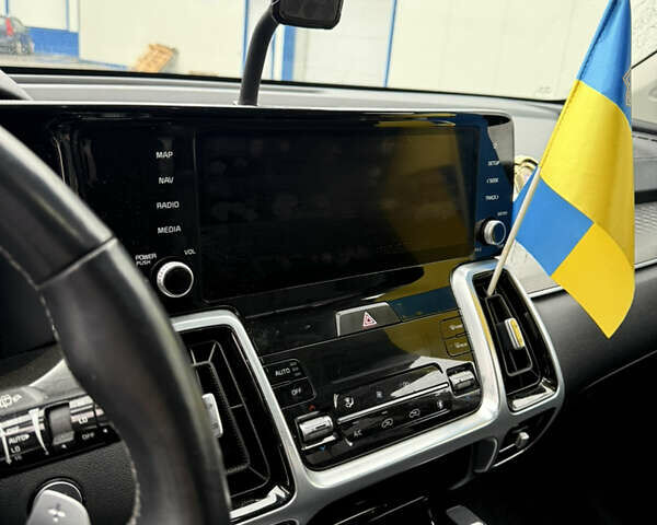 Белый Киа Соренто, объемом двигателя 2.2 л и пробегом 32 тыс. км за 35000 $, фото 19 на Automoto.ua