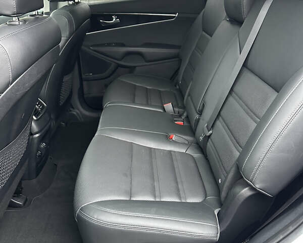Білий Кіа Соренто, об'ємом двигуна 2.2 л та пробігом 156 тис. км за 28500 $, фото 31 на Automoto.ua