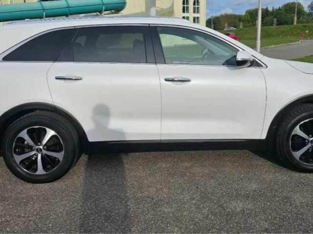 Білий Кіа Соренто, об'ємом двигуна 0 л та пробігом 102 тис. км за 15400 $, фото 6 на Automoto.ua