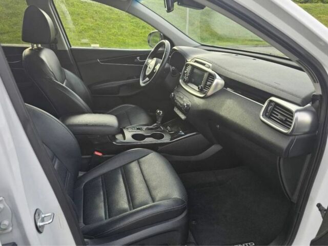 Білий Кіа Соренто, об'ємом двигуна 0 л та пробігом 102 тис. км за 15400 $, фото 9 на Automoto.ua