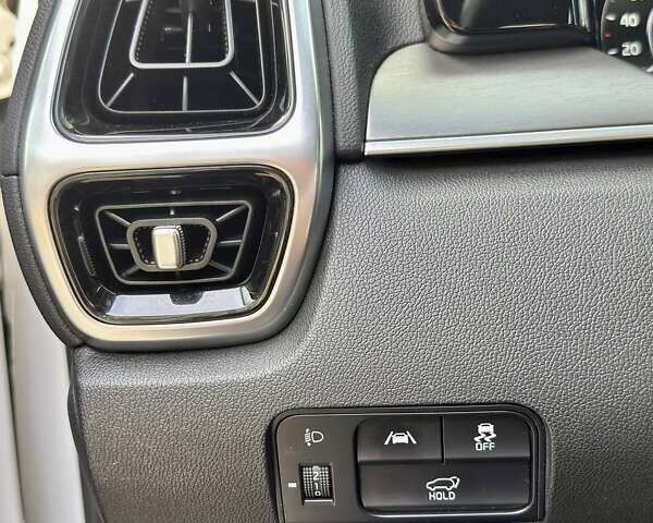 Киа Соренто 2020 в Львове на Automoto.ua Белый Киа Соренто, объемом двигателя 2.15 л и пробегом 173 тыс. км за 32500 $, фото 15 на Automoto.ua