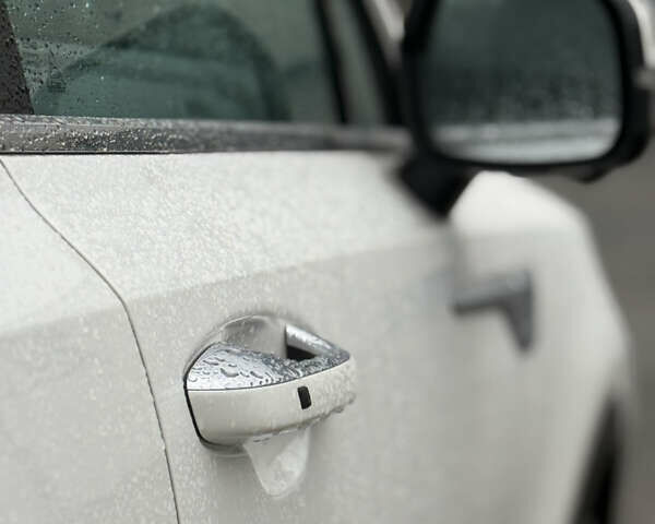 Белый Киа Соренто, объемом двигателя 2.2 л и пробегом 32 тыс. км за 35000 $, фото 7 на Automoto.ua