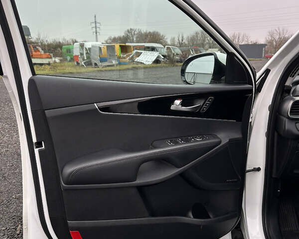 Білий Кіа Соренто, об'ємом двигуна 2.2 л та пробігом 156 тис. км за 28500 $, фото 22 на Automoto.ua