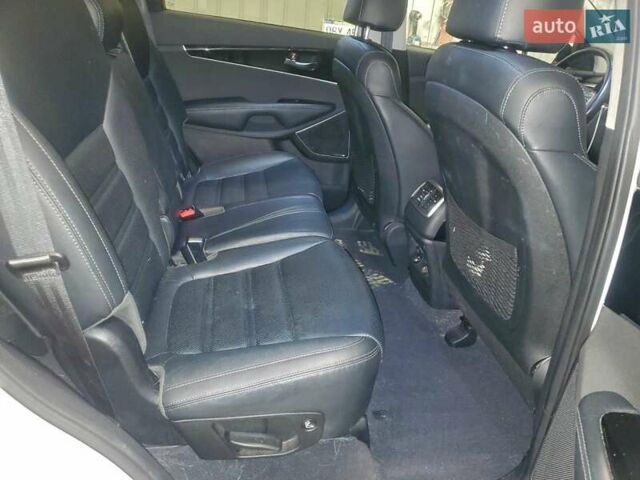 Білий Кіа Соренто, об'ємом двигуна 3.3 л та пробігом 137 тис. км за 2900 $, фото 10 на Automoto.ua