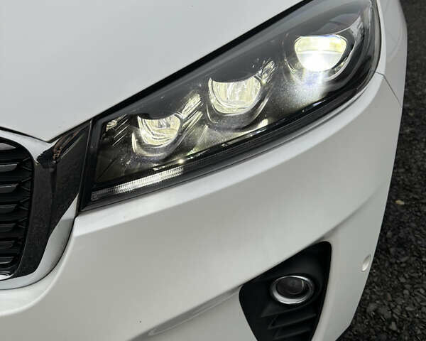 Білий Кіа Соренто, об'ємом двигуна 2.2 л та пробігом 156 тис. км за 28500 $, фото 51 на Automoto.ua