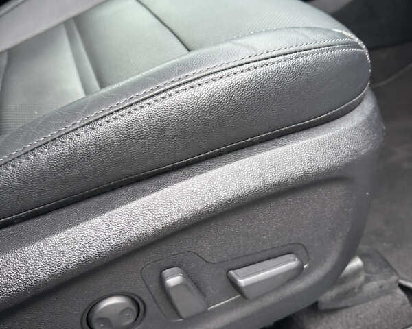 Білий Кіа Соренто, об'ємом двигуна 2.2 л та пробігом 156 тис. км за 28500 $, фото 25 на Automoto.ua