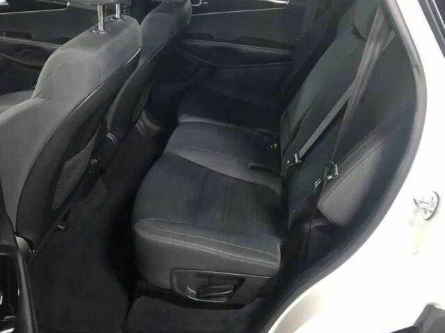 Білий Кіа Соренто, об'ємом двигуна 2.4 л та пробігом 114 тис. км за 15600 $, фото 4 на Automoto.ua