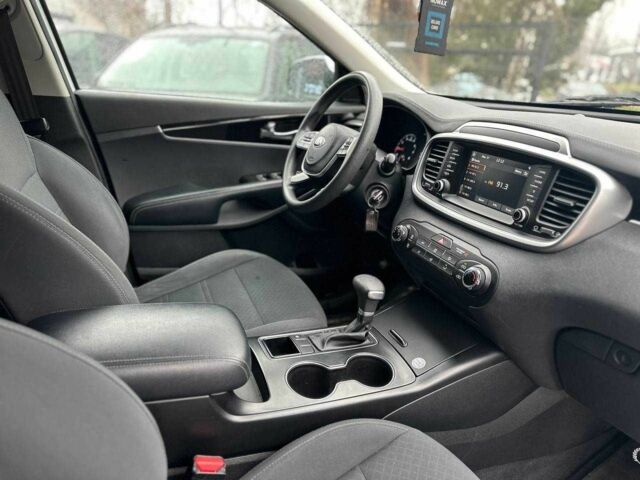 Киа Соренто 2020 в Черновцах на Automoto.ua Белый Киа Соренто, объемом двигателя 2.4 л и пробегом 113 тыс. км за 19700 $, фото 21 на Automoto.ua