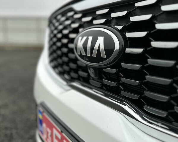 Білий Кіа Соренто, об'ємом двигуна 2.2 л та пробігом 156 тис. км за 28500 $, фото 12 на Automoto.ua