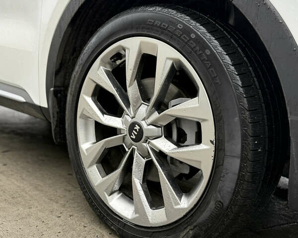 Белый Киа Соренто, объемом двигателя 2.2 л и пробегом 32 тыс. км за 35000 $, фото 30 на Automoto.ua