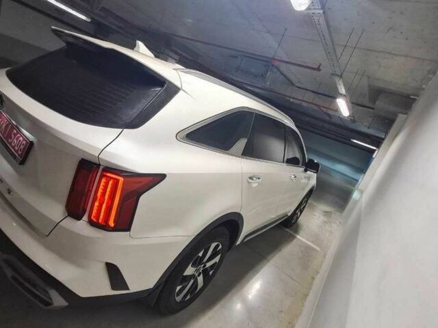 Белый Киа Соренто, объемом двигателя 2.2 л и пробегом 42 тыс. км за 31000 $, фото 4 на Automoto.ua