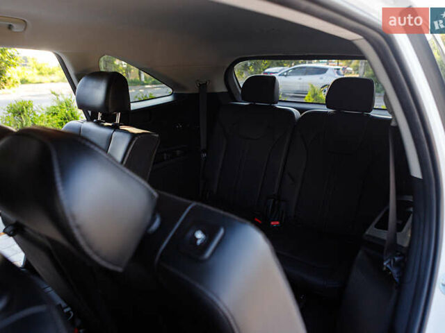 Білий Кіа Соренто, об'ємом двигуна 2.5 л та пробігом 34 тис. км за 25999 $, фото 19 на Automoto.ua