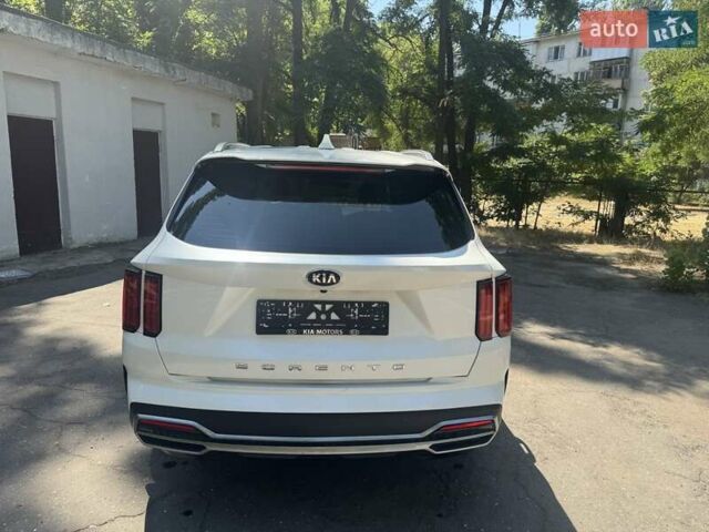Белый Киа Соренто, объемом двигателя 2.2 л и пробегом 105 тыс. км за 32800 $, фото 3 на Automoto.ua