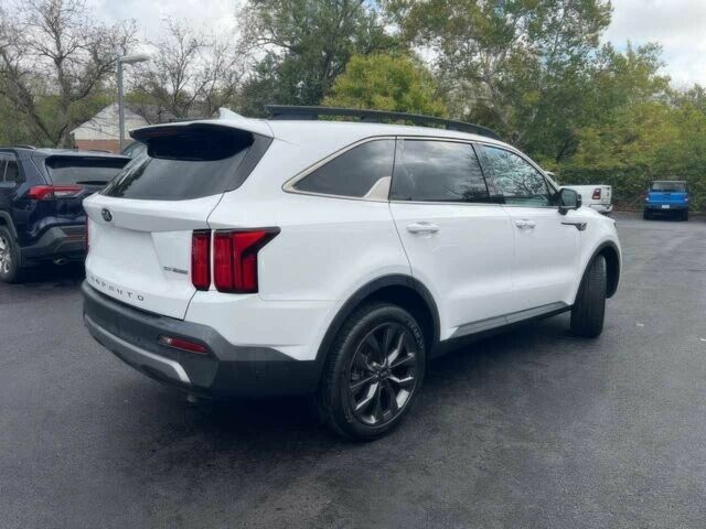 Белый Киа Соренто, объемом двигателя 2.5 л и пробегом 22 тыс. км за 15000 $, фото 2 на Automoto.ua