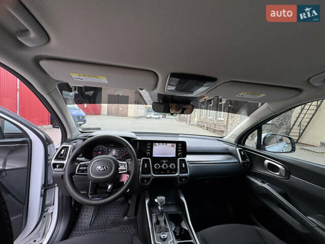 Белый Киа Соренто, объемом двигателя 2.5 л и пробегом 260 тыс. км за 18700 $, фото 63 на Automoto.ua