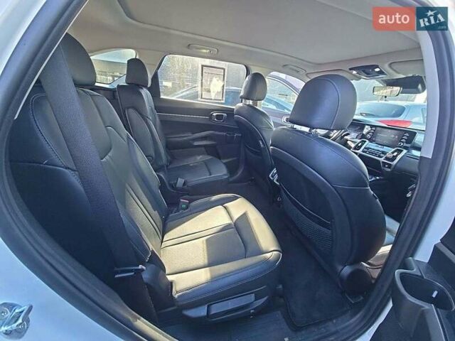Белый Киа Соренто, объемом двигателя 1.6 л и пробегом 50 тыс. км за 17000 $, фото 10 на Automoto.ua