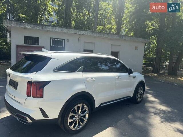 Белый Киа Соренто, объемом двигателя 2.2 л и пробегом 105 тыс. км за 32800 $, фото 2 на Automoto.ua