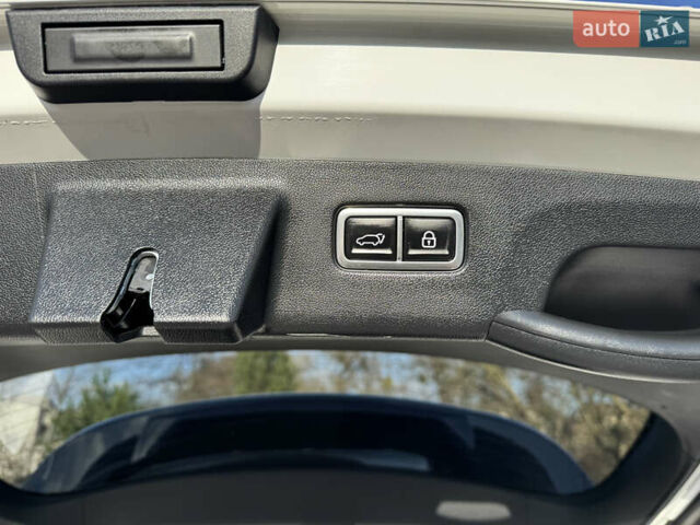 Белый Киа Соренто, объемом двигателя 2.15 л и пробегом 121 тыс. км за 31500 $, фото 20 на Automoto.ua