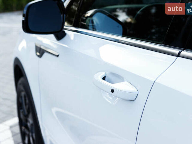 Білий Кіа Соренто, об'ємом двигуна 2.5 л та пробігом 34 тис. км за 25999 $, фото 8 на Automoto.ua