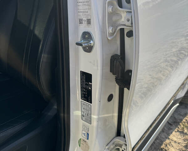 Белый Киа Соренто, объемом двигателя 2.15 л и пробегом 121 тыс. км за 31500 $, фото 84 на Automoto.ua