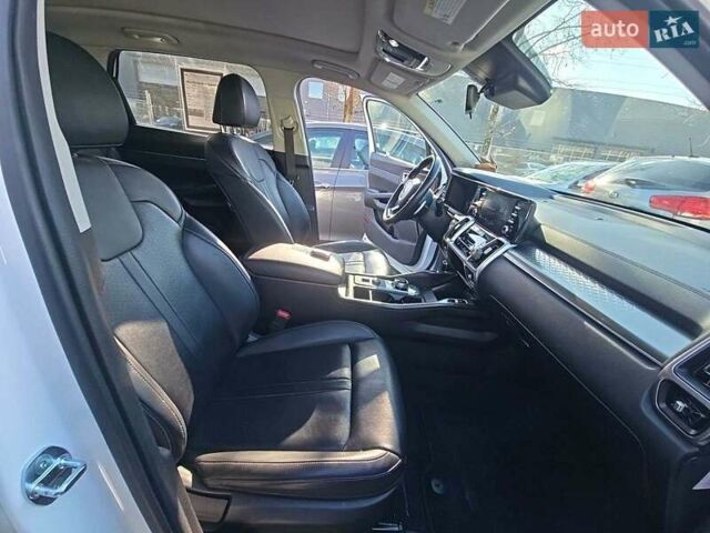 Белый Киа Соренто, объемом двигателя 1.6 л и пробегом 50 тыс. км за 17000 $, фото 7 на Automoto.ua