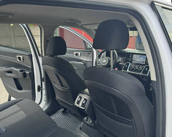 Белый Киа Соренто, объемом двигателя 2.5 л и пробегом 262 тыс. км за 24500 $, фото 72 на Automoto.ua