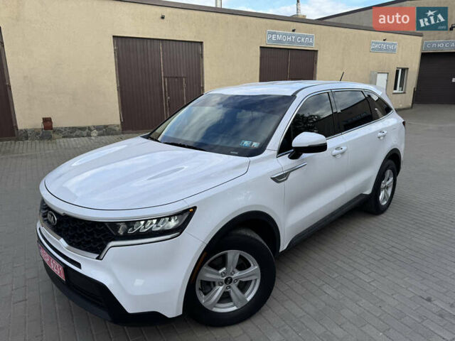 Белый Киа Соренто, объемом двигателя 2.5 л и пробегом 262 тыс. км за 24500 $, фото 3 на Automoto.ua
