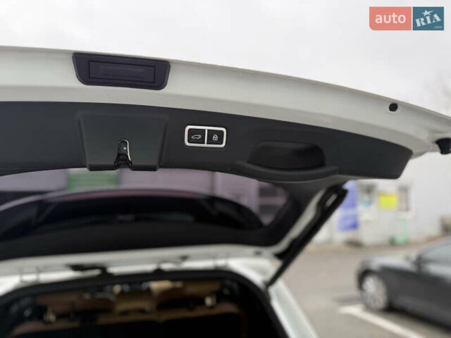 Белый Киа Соренто, объемом двигателя 2.2 л и пробегом 103 тыс. км за 33900 $, фото 17 на Automoto.ua