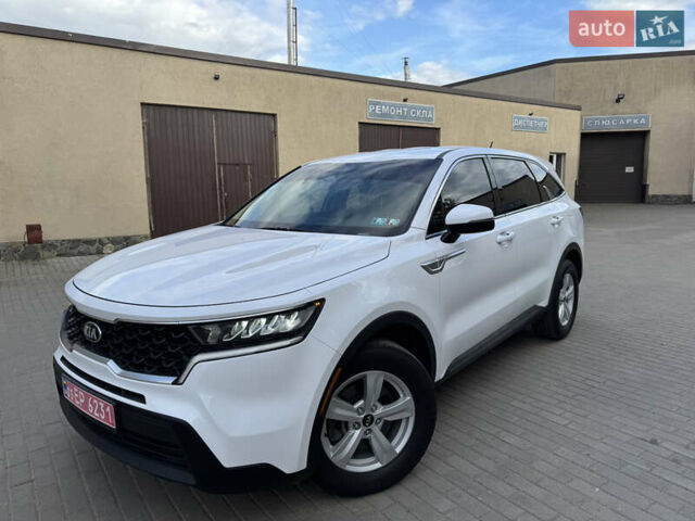 Белый Киа Соренто, объемом двигателя 2.5 л и пробегом 259 тыс. км за 19200 $, фото 2 на Automoto.ua