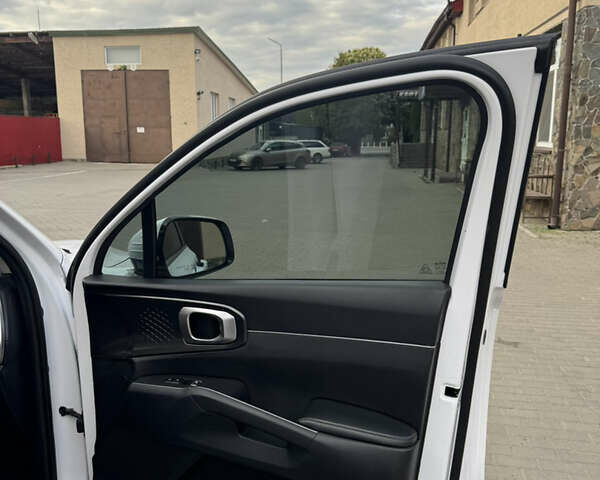 Белый Киа Соренто, объемом двигателя 2.5 л и пробегом 260 тыс. км за 18700 $, фото 75 на Automoto.ua