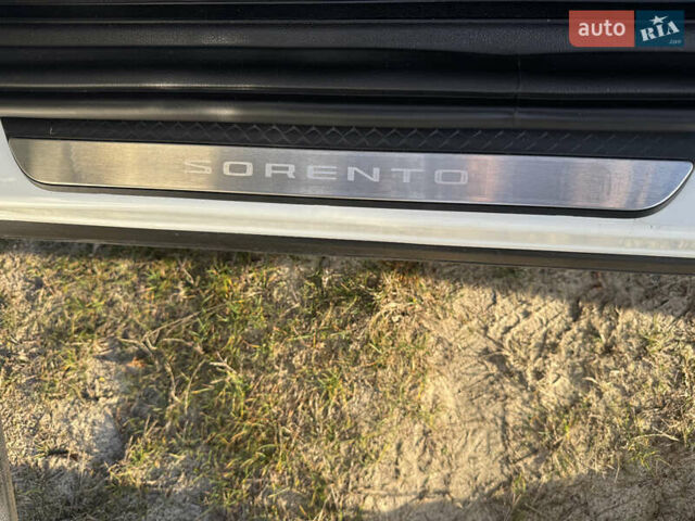 Белый Киа Соренто, объемом двигателя 2.15 л и пробегом 121 тыс. км за 31500 $, фото 92 на Automoto.ua