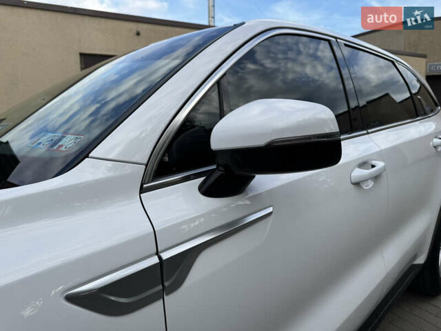 Белый Киа Соренто, объемом двигателя 2.5 л и пробегом 260 тыс. км за 18700 $, фото 31 на Automoto.ua