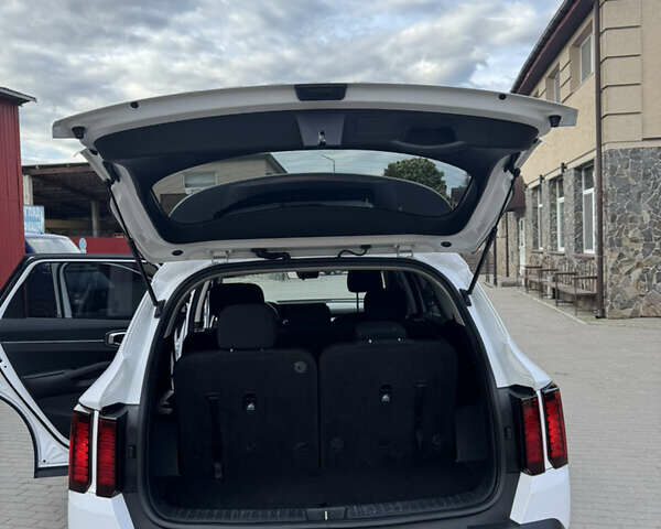 Белый Киа Соренто, объемом двигателя 2.5 л и пробегом 260 тыс. км за 18700 $, фото 68 на Automoto.ua