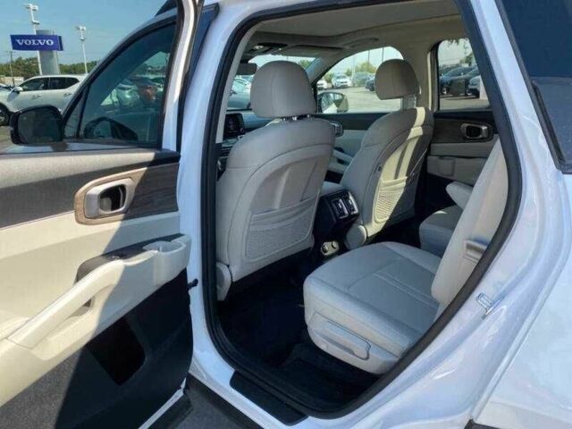 Білий Кіа Соренто, об'ємом двигуна 2.5 л та пробігом 26 тис. км за 11200 $, фото 16 на Automoto.ua