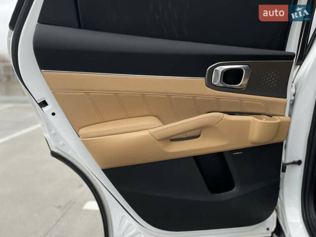 Білий Кіа Соренто, об'ємом двигуна 1.6 л та пробігом 25 тис. км за 41900 $, фото 21 на Automoto.ua