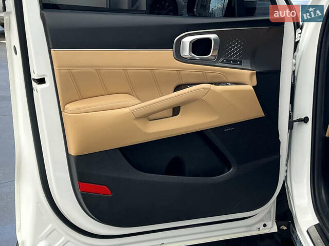 Белый Киа Соренто, объемом двигателя 1.6 л и пробегом 26 тыс. км за 44000 $, фото 14 на Automoto.ua