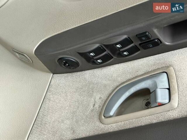 Бежевый Киа Соренто, объемом двигателя 3.5 л и пробегом 171 тыс. км за 4990 $, фото 8 на Automoto.ua