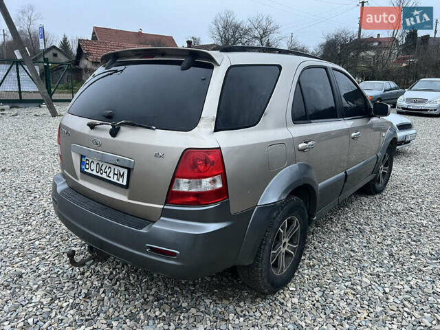 Бежевый Киа Соренто, объемом двигателя 2.5 л и пробегом 300 тыс. км за 5900 $, фото 3 на Automoto.ua