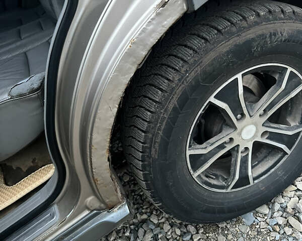 Бежевый Киа Соренто, объемом двигателя 2.5 л и пробегом 300 тыс. км за 5900 $, фото 8 на Automoto.ua