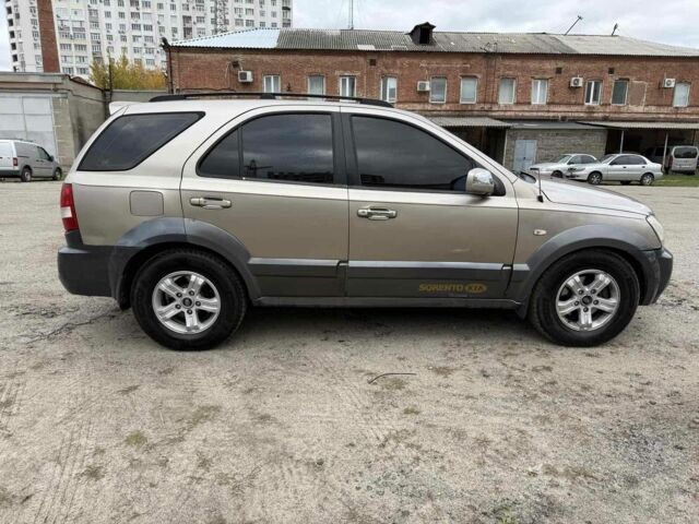 Кіа Соренто 2004 у Харкові на Automoto.ua Бежевий Кіа Соренто, об'ємом двигуна 2.5 л та пробігом 290 тис. км за 3700 $, фото 4 на Automoto.ua