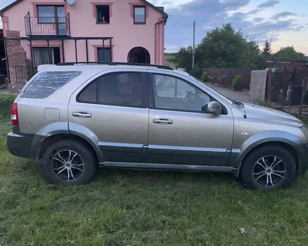 Бежевий Кіа Соренто, об'ємом двигуна 2.5 л та пробігом 310 тис. км за 4500 $, фото 2 на Automoto.ua
