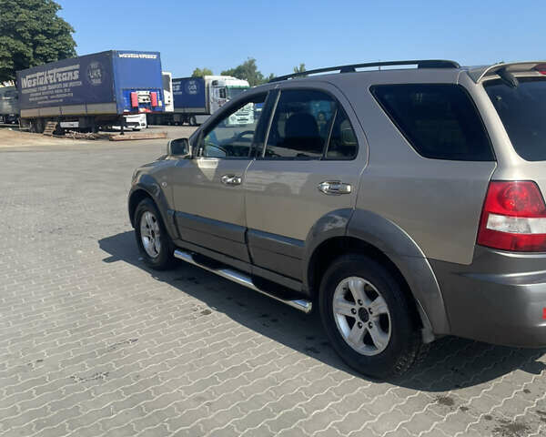 Бежевый Киа Соренто, объемом двигателя 2.5 л и пробегом 350 тыс. км за 6500 $, фото 3 на Automoto.ua
