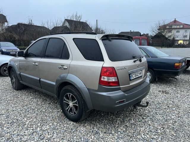 Бежевый Киа Соренто, объемом двигателя 2.5 л и пробегом 300 тыс. км за 5900 $, фото 2 на Automoto.ua