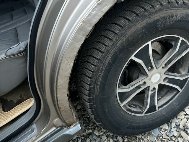 Бежевый Киа Соренто, объемом двигателя 2.5 л и пробегом 300 тыс. км за 5900 $, фото 7 на Automoto.ua