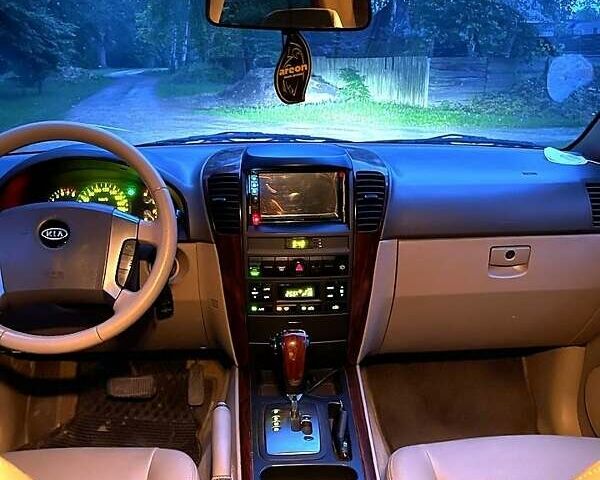 Бежевый Киа Соренто, объемом двигателя 3.5 л и пробегом 294 тыс. км за 8000 $, фото 5 на Automoto.ua