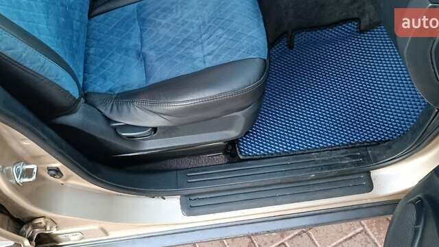 Кіа Соренто 2009 у Белой Церкве на Automoto.ua Бежевий Кіа Соренто, об'ємом двигуна 2.5 л та пробігом 350 тис. км за 8500 $, фото 10 на Automoto.ua